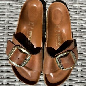 Big buckle Birkenstocks great condition.